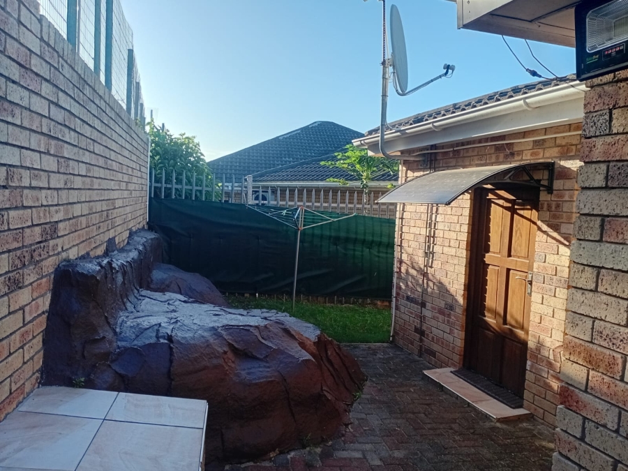 To Let 3 Bedroom Property for Rent in Gonubie North Eastern Cape